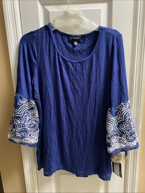 NWT I.N. Studio navy blue blouse